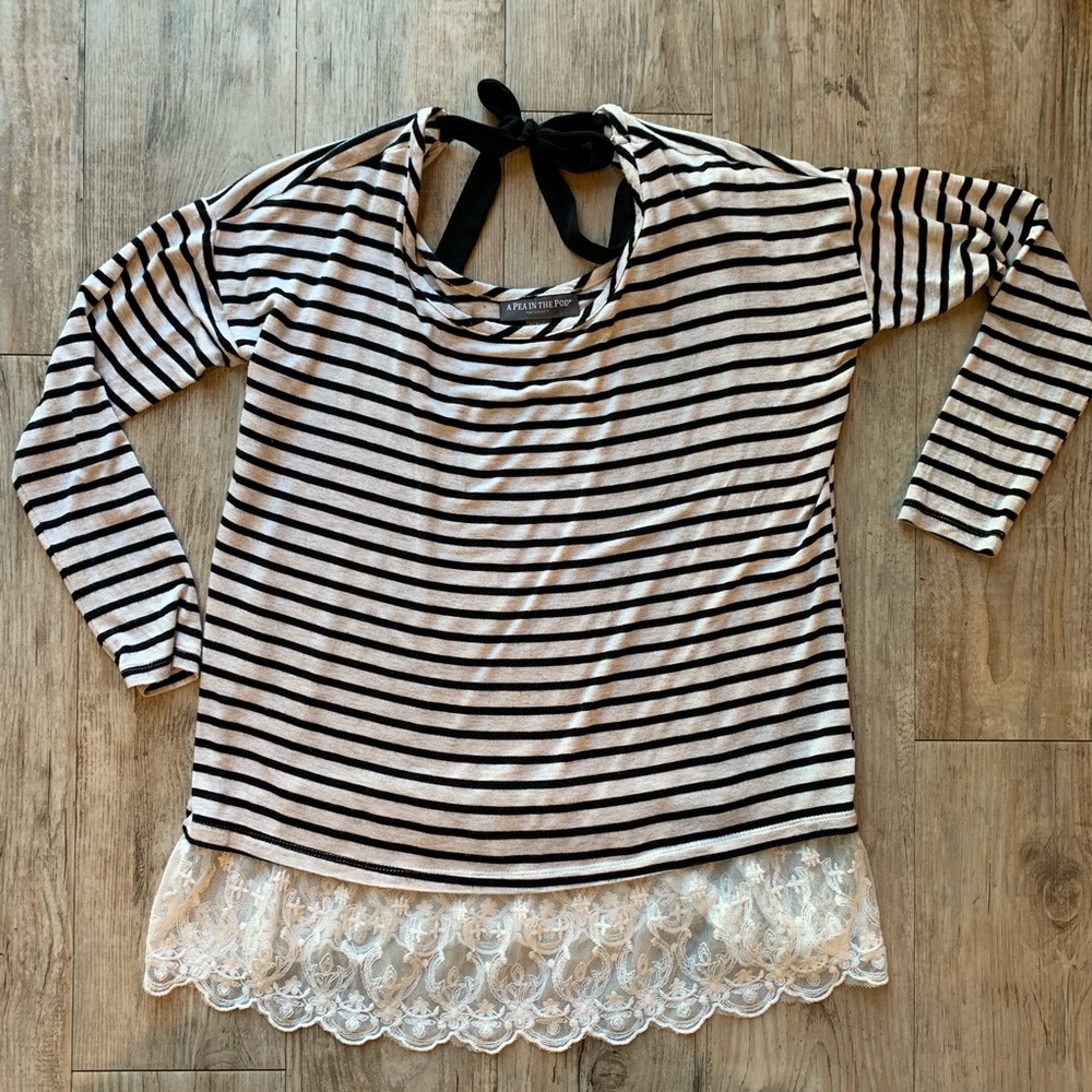 Pea in the pod maternity top